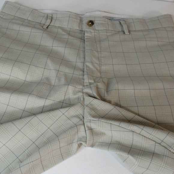 Greg Norman Men's  Fairway Plaid Print Shorts - Picture 4 of 9